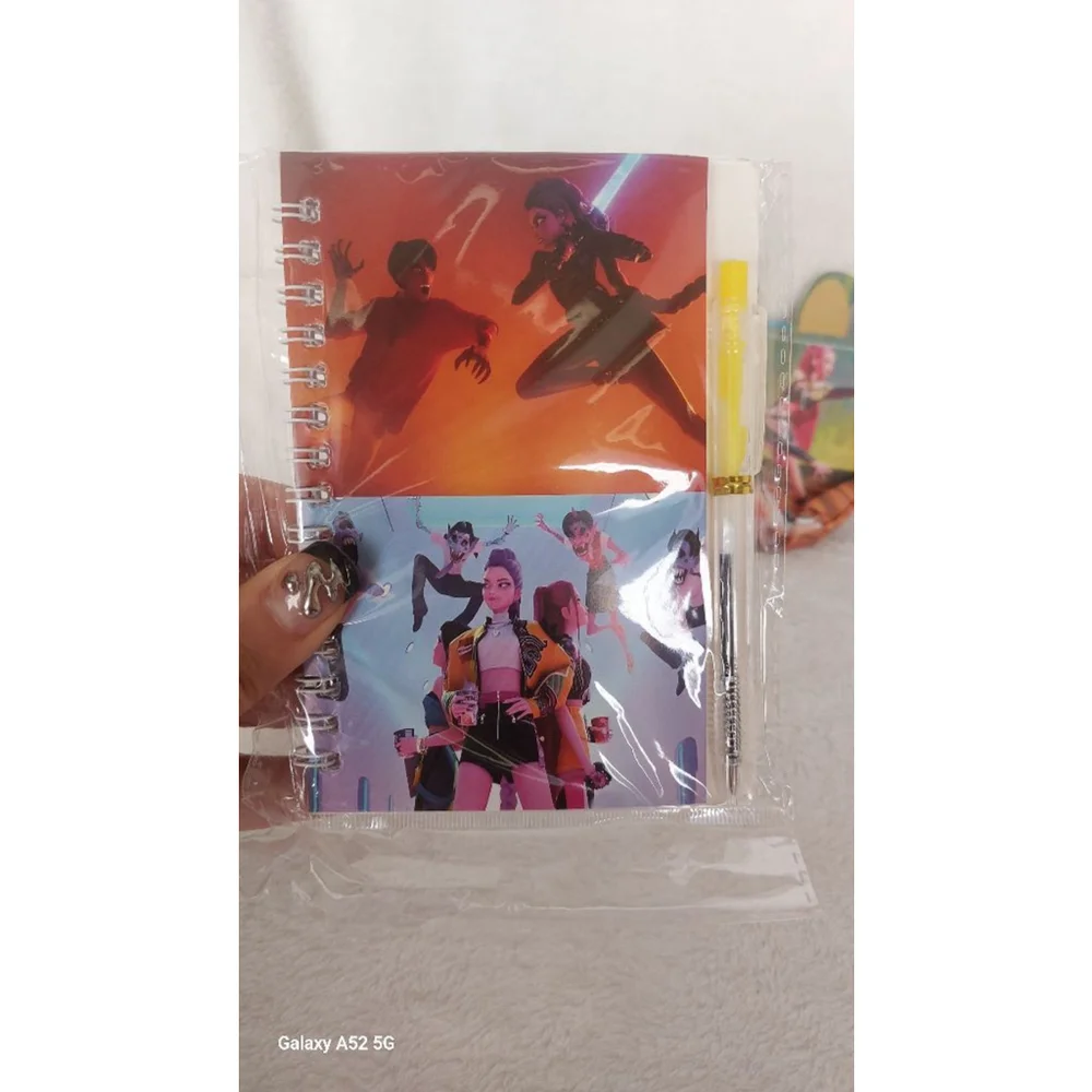 There's a hunting party with KPOP Demon Hunter notepad, and coin purse set.